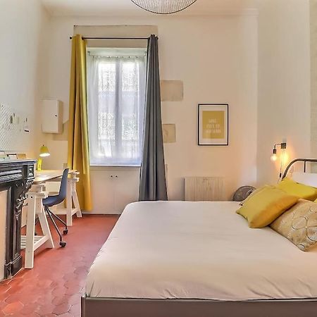 Le Yellow - Central - Climatise Nîmes Eksteriør billede
