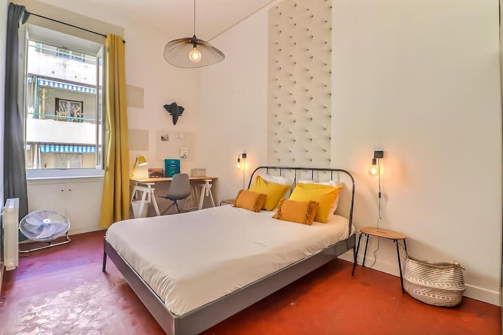 Le Yellow - Central - Climatise Nîmes Eksteriør billede
