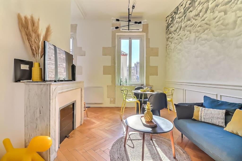 Le Yellow - Central - Climatise Nîmes Eksteriør billede