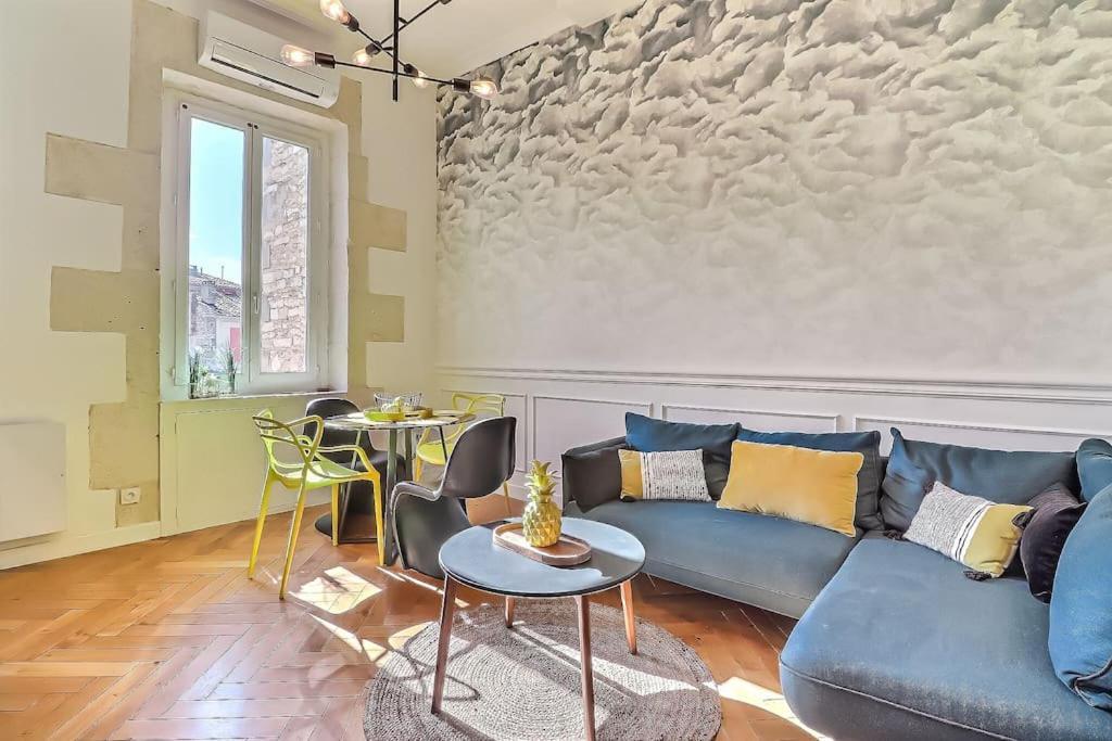 Le Yellow - Central - Climatise Nîmes Eksteriør billede